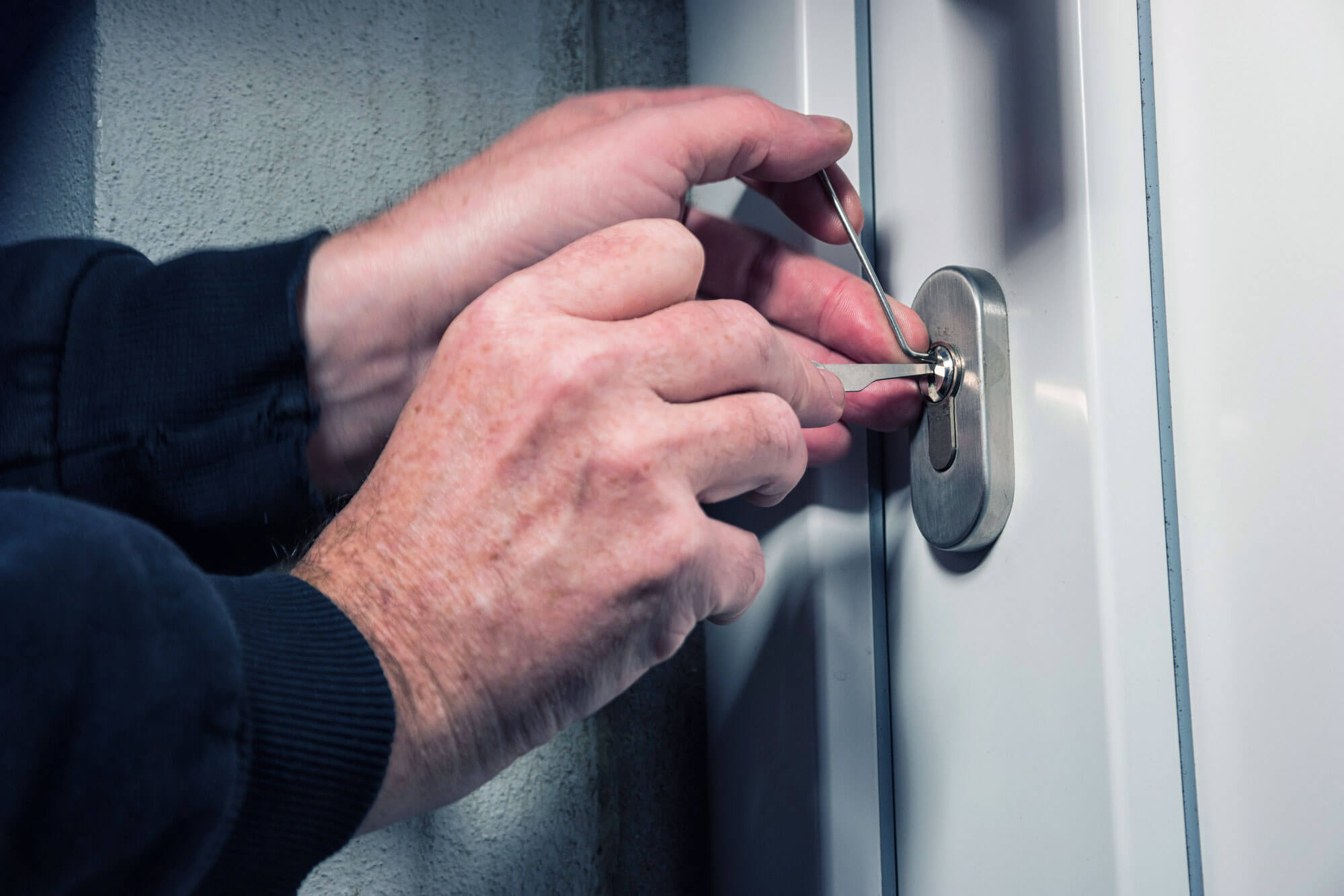 Emergency-Locksmith-Service-In-Los-Angeles-1
